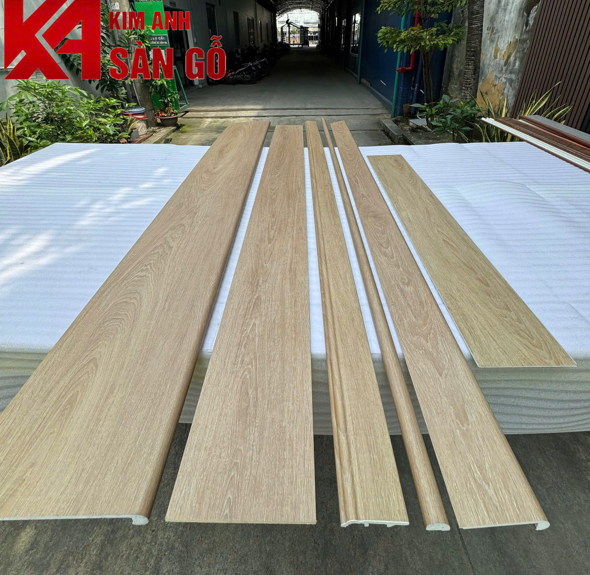 Mặt Đứng Cầu Thang Nhựa Giả Gỗ NCWood 6151-7